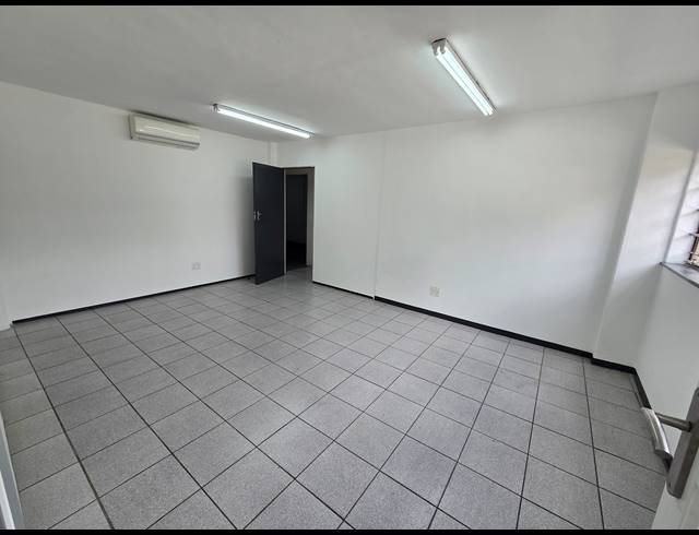 331M² WAREHOUSE TO LET IN MEADOWDALE
